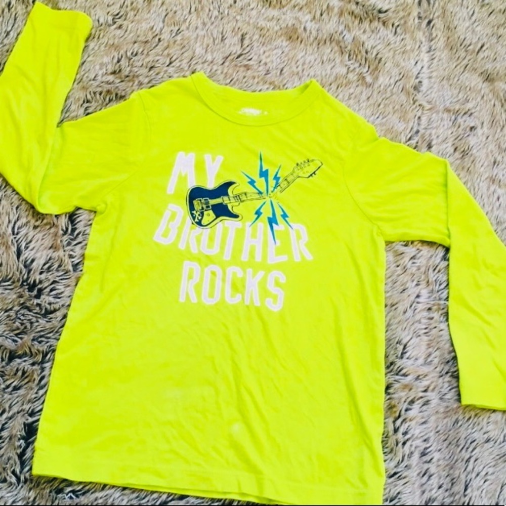 Oshkosh boy’s long sleeve lime green Tshirt size 7